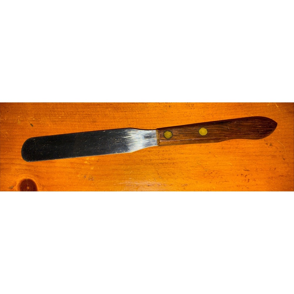 Vintage Utica Super Edge metal spreader with Logo and wooden handle